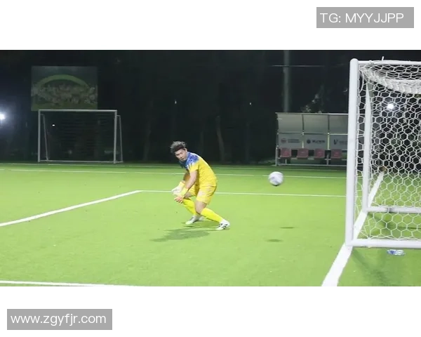 足球明星独特射门技巧揭秘助你提升球技的绝佳秘籍